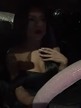 Snapshot of HOT_LADY_777 chatting on 12.25.24 HOT LADY 777 online show from 12.25.24