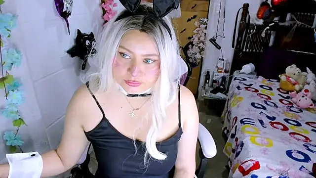 SofiaOlivares online show from 10.24.25