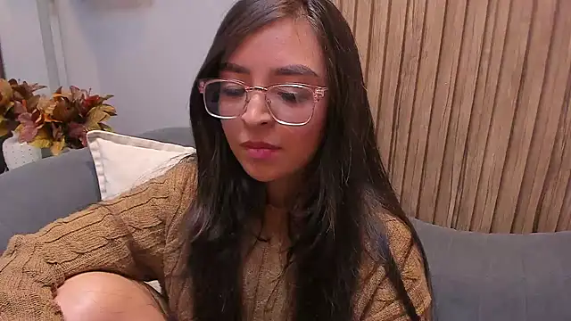 Snapshot of Eva_Macalliter chatting on 12.21.24 Eva Macalliter online show from 12.21.24