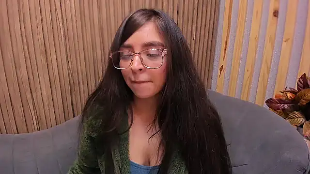 Snapshot of Eva_Macalliter chatting on 02.12.25 Eva Macalliter online show from 02.12.25