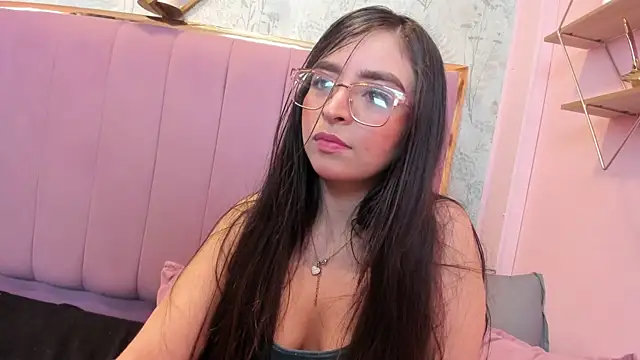 Snapshot of Eva_Macalliter chatting on 09.15.25 Eva Macalliter online show from 09.15.25