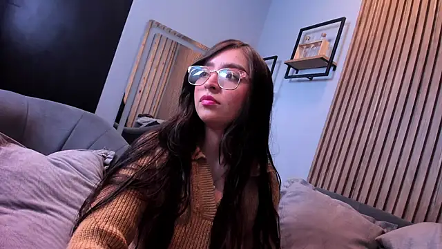 Snapshot of Eva_Macalliter chatting on 09.19.25 Eva Macalliter online show from 09.19.25