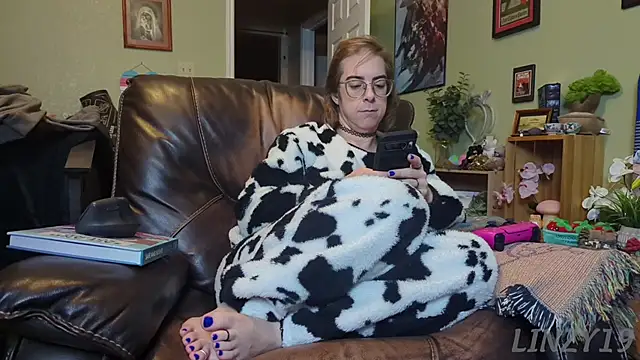 Snapshot of Linzy_19 chatting on 01.22.25 Linzy 19 online show from 01.22.25