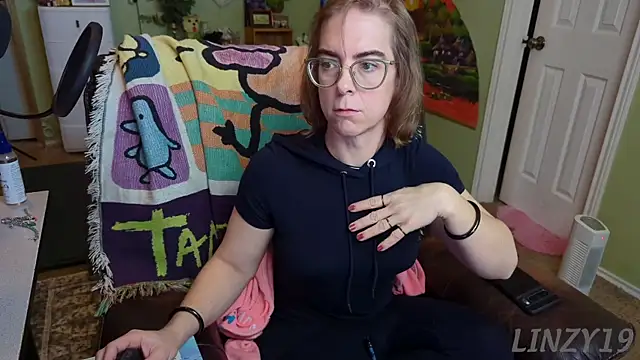 Snapshot of Linzy_19 chatting on 02.16.25 Linzy 19 online show from 02.16.25