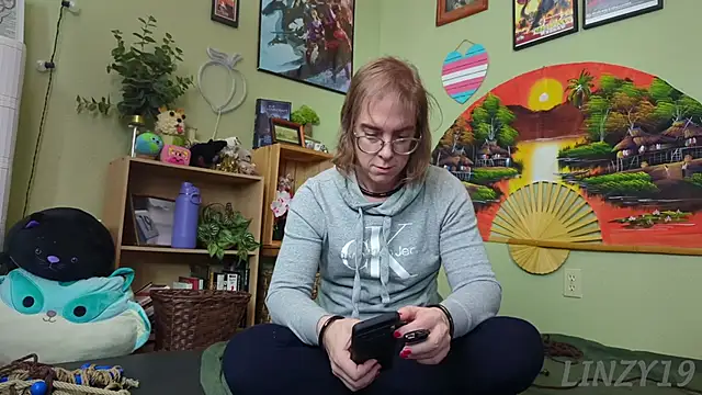 Snapshot of Linzy_19 chatting on 02.22.25 Linzy 19 online show from 02.22.25