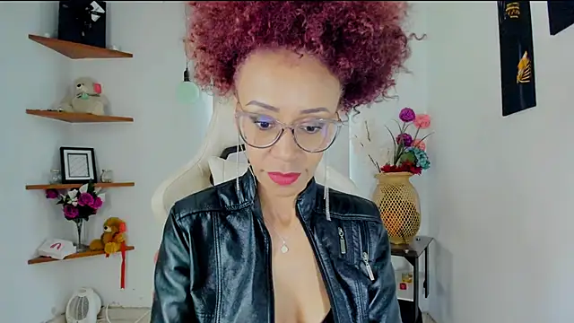 Snapshot of ScarlettMalbec chatting on 12.03.24 ScarlettMalbec online show from 12.03.24