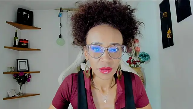 Snapshot of ScarlettMalbec chatting on 01.11.25 ScarlettMalbec online show from 01.11.25