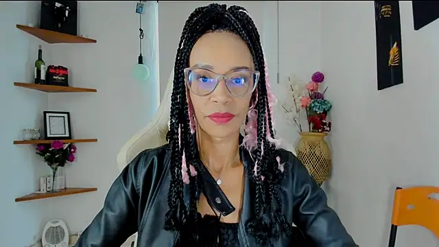 Snapshot of ScarlettMalbec chatting on 01.11.25 ScarlettMalbec online show from 01.11.25