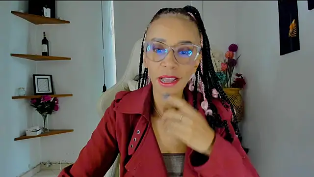 Snapshot of ScarlettMalbec chatting on 01.24.25 ScarlettMalbec online show from 01.24.25