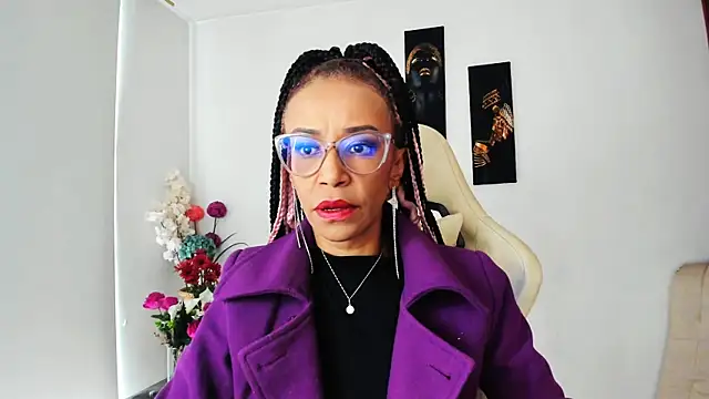 Snapshot of ScarlettMalbec chatting on 02.15.25 ScarlettMalbec online show from 02.15.25