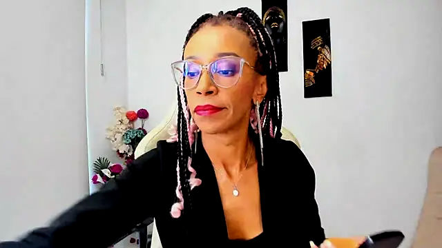 Snapshot of ScarlettMalbec chatting on 02.28.25 ScarlettMalbec online show from 02.28.25