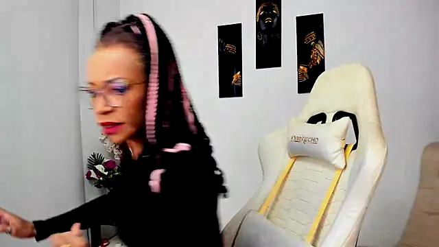 Snapshot of ScarlettMalbec chatting on 03.12.25 ScarlettMalbec online show from 03.12.25