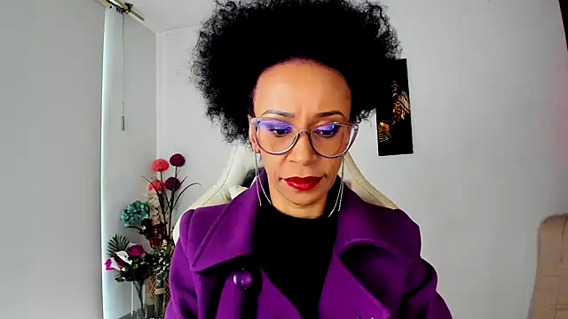 Snapshot of ScarlettMalbec chatting on 03.19.25 ScarlettMalbec online show from 03.19.25