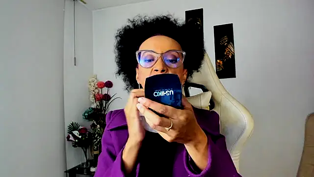 Snapshot of ScarlettMalbec chatting on 03.20.25 ScarlettMalbec online show from 03.20.25