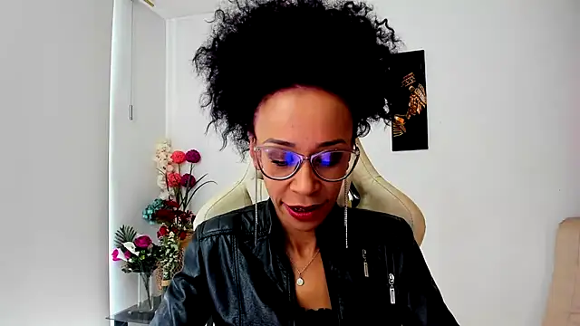 Snapshot of ScarlettMalbec chatting on 03.20.25 ScarlettMalbec online show from 03.20.25