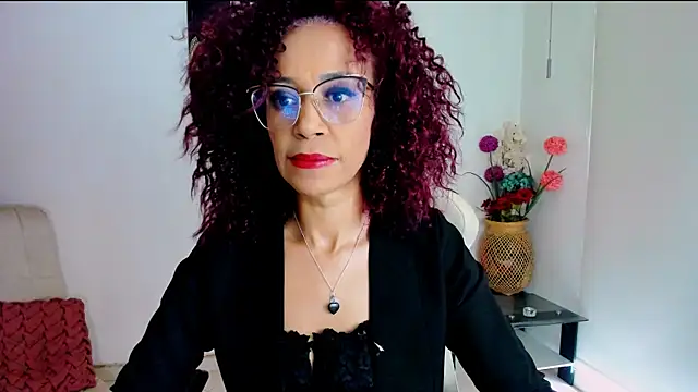Snapshot of ScarlettMalbec chatting on 09.15.25 ScarlettMalbec online show from 09.15.25