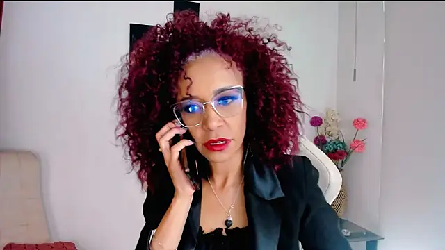 Snapshot of ScarlettMalbec chatting on 09.27.25 ScarlettMalbec online show from 09.27.25