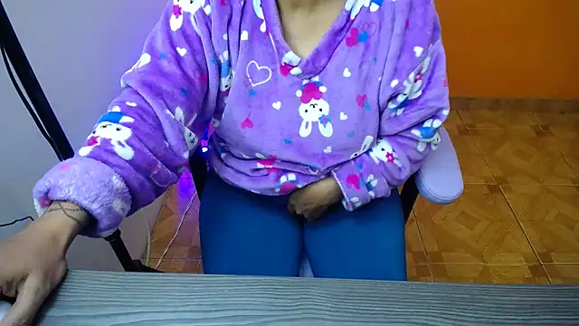Snapshot of daleska_ayala_1 chatting on 01.13.25 daleska ayala 1 online show from 01.13.25