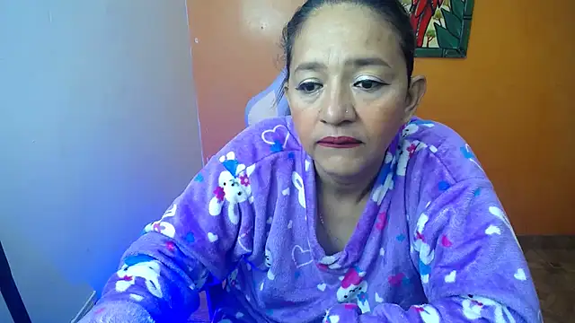 Snapshot of daleska_ayala_1 chatting on 01.14.25 daleska ayala 1 online show from 01.14.25