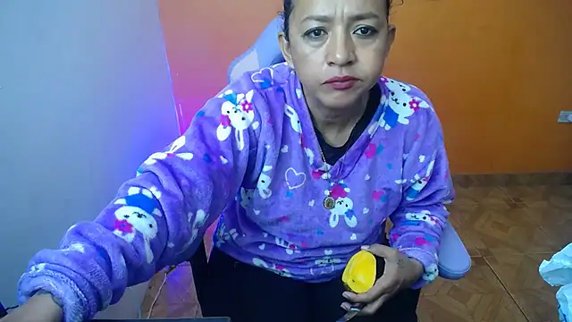 Snapshot of daleska_ayala_1 chatting on 01.19.25 daleska ayala 1 online show from 01.19.25