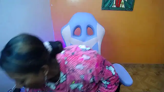 Snapshot of daleska_ayala_1 chatting on 01.24.25 daleska ayala 1 online show from 01.24.25