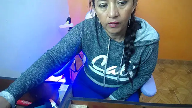 Snapshot of daleska_ayala_1 chatting on 01.27.25 daleska ayala 1 online show from 01.27.25