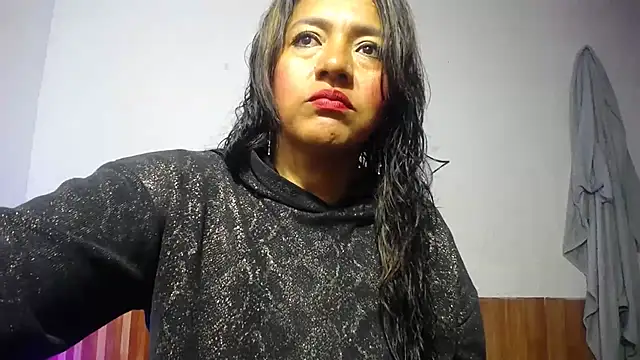Snapshot of daleska_ayala_1 chatting on 02.23.25 daleska ayala 1 online show from 02.23.25