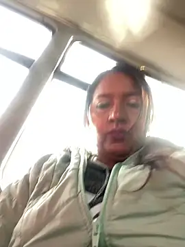 Snapshot of daleska_ayala_1 chatting on 03.22.25 daleska ayala 1 online show from 03.22.25