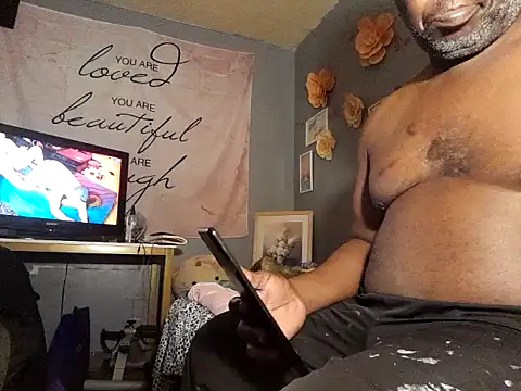 Snapshot of macnificent1fr chatting on 02.15.25 macnificent1fr online show from 02.15.25