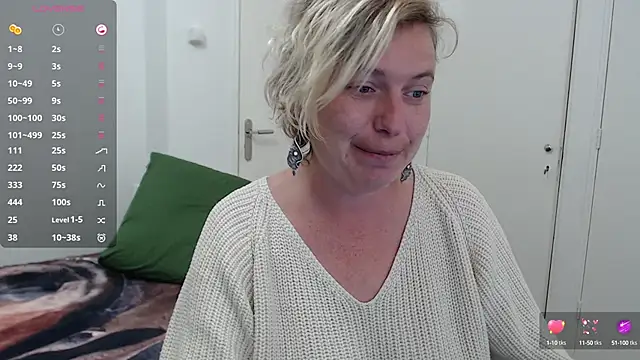 Snapshot of cumfun chatting on 09.29.25 cumfun online show from 09.29.25