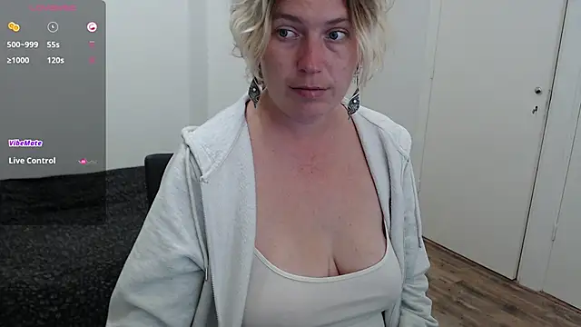 Snapshot of cumfun chatting on 10.08.25 cumfun online show from 10.08.25
