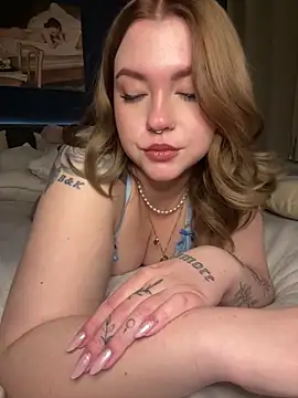 Snapshot of VictoriaLaFleur chatting on 12.04.24 VictoriaLaFleur online show from 12.04.24