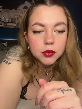 Snapshot of VictoriaLaFleur chatting on 02.03.25 VictoriaLaFleur online show from 02.03.25