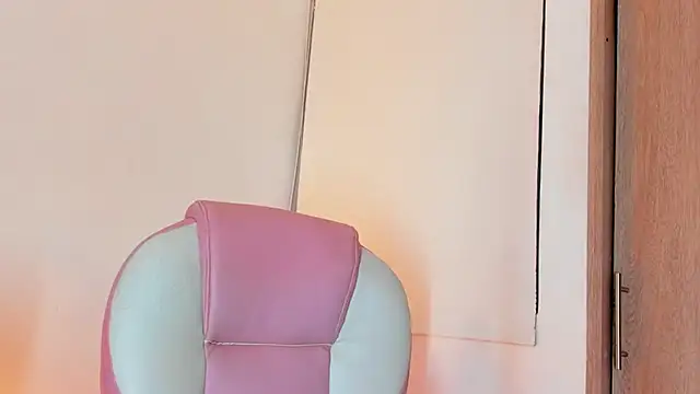 Snapshot of AnastaciaBlake chatting on 12.21.24 AnastaciaBlake online show from 12.21.24