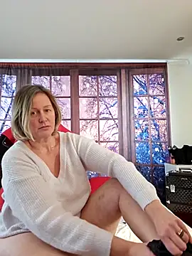 Snapshot of MarleneBloem chatting on 03.05.25 MarleneBloem online show from 03.05.25