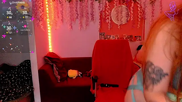 Snapshot of ValentinaMiller_ chatting on 03.19.25 ValentinaMiller  online show from 03.19.25