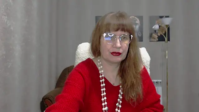 Snapshot of koroleva70 chatting on 01.24.25 koroleva70 online show from 01.24.25