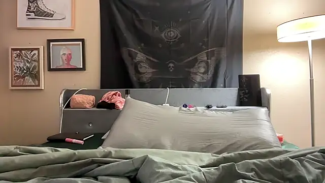 Snapshot of Yagurl__west chatting on 01.21.25 Yagurl west online show from 01.21.25