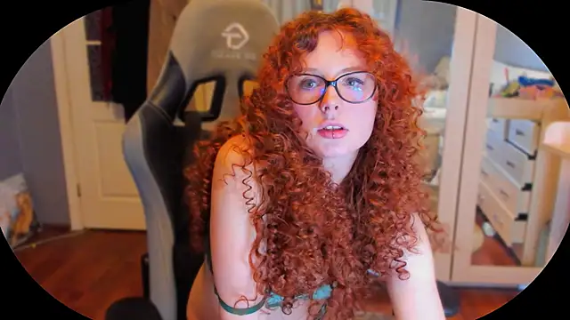 Snapshot of KlementinaBbG chatting on 02.19.25 KlementinaBbG online show from 02.19.25