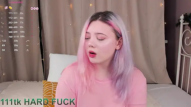 Snapshot of __KawaiiYuki__ chatting on 01.03.25 KawaiiYuki online show from 01.03.25