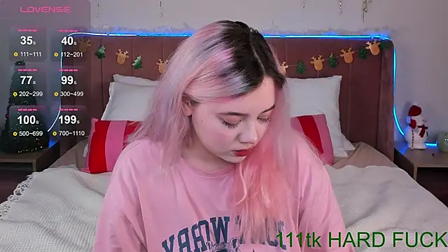 Snapshot of __KawaiiYuki__ chatting on 01.04.25 KawaiiYuki online show from 01.04.25