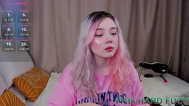 Snapshot of __KawaiiYuki__ chatting on 01.23.25 KawaiiYuki online show from 01.23.25