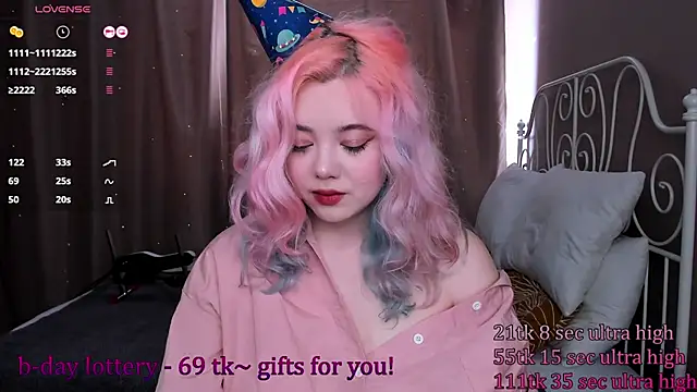 Snapshot of __KawaiiYuki__ chatting on 02.24.25 KawaiiYuki online show from 02.24.25