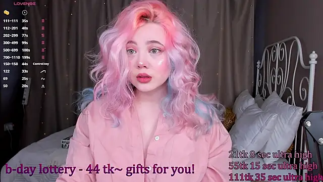 Snapshot of __KawaiiYuki__ chatting on 02.28.25 KawaiiYuki online show from 02.28.25