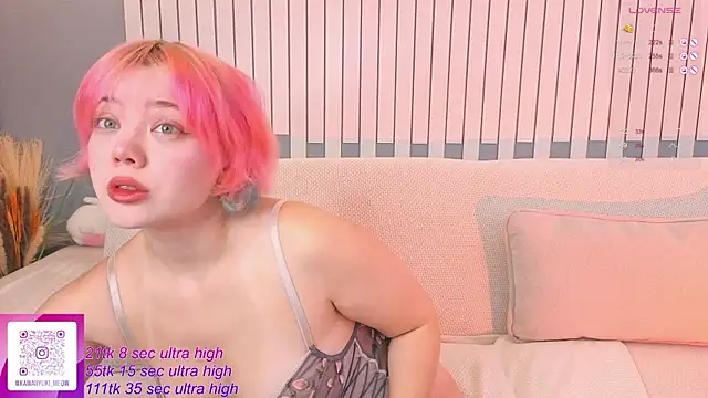 Snapshot of __KawaiiYuki__ chatting on 10.10.25 KawaiiYuki online show from 10.10.25