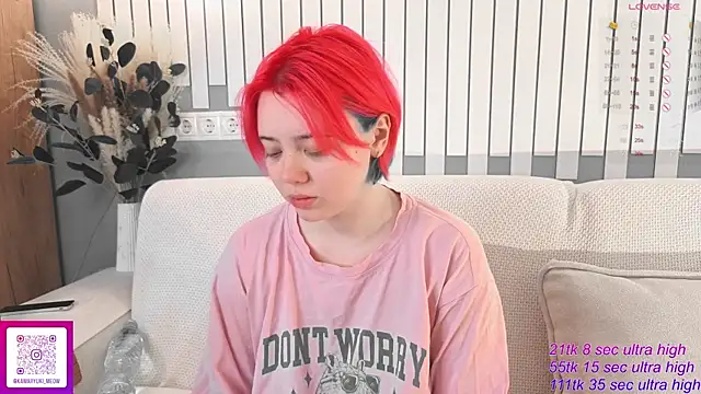 Snapshot of __KawaiiYuki__ chatting on 11.08.25 KawaiiYuki online show from 11.08.25