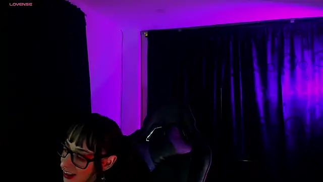 Kizzuky online show from 12.26.24