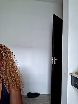 Kamdollie online show from 10.28.25