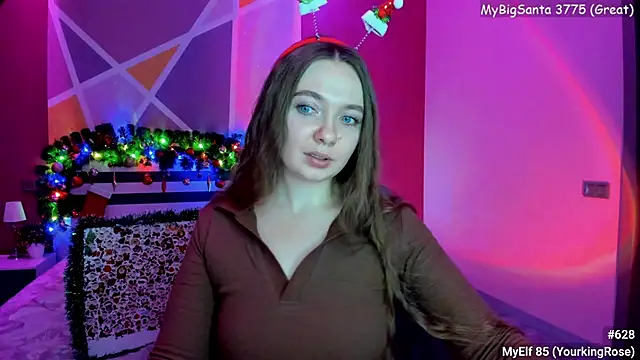 Snapshot of LizaGost chatting on 12.20.24 LizaGost online show from 12.20.24