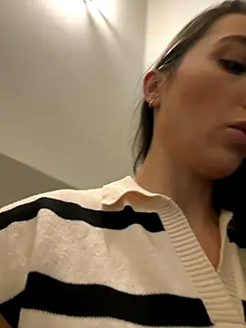 Snapshot of AnnaCastillo_ chatting on 10.04.25 AnnaCastillo online show from 10.04.25